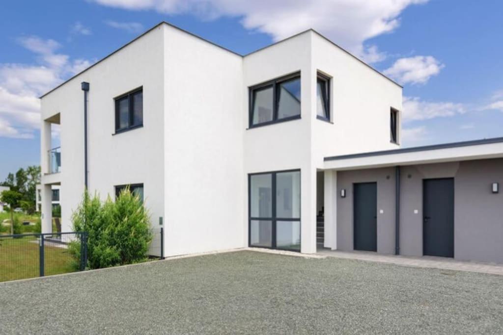 Luxus Appartement Am Golfplatz Und Therme Lutzmannsburg Zsira Bagian luar foto