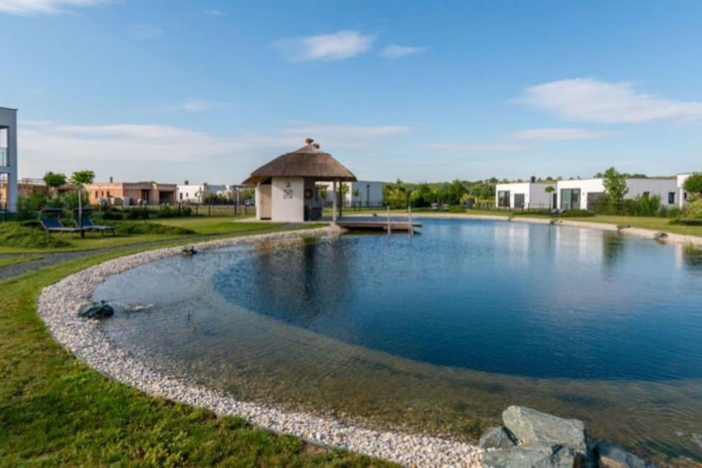 Luxus Appartement Am Golfplatz Und Therme Lutzmannsburg Zsira Bagian luar foto