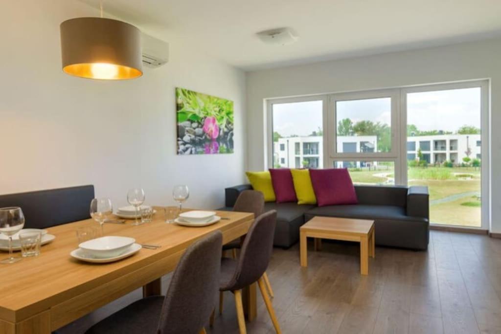 Luxus Appartement Am Golfplatz Und Therme Lutzmannsburg Zsira Bagian luar foto