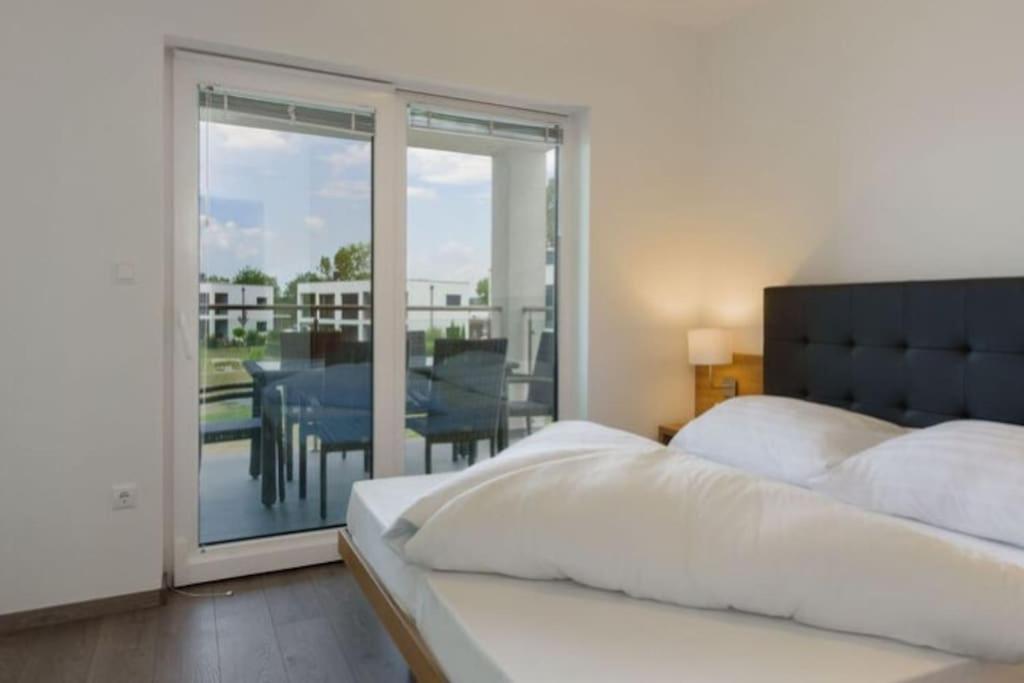 Luxus Appartement Am Golfplatz Und Therme Lutzmannsburg Zsira Bagian luar foto