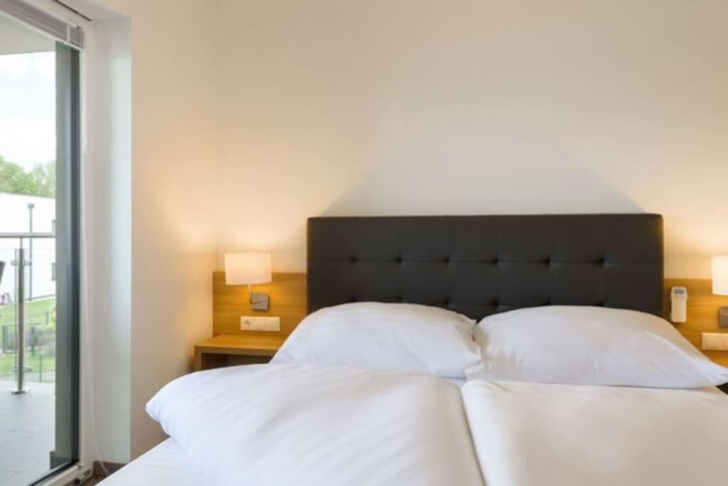 Luxus Appartement Am Golfplatz Und Therme Lutzmannsburg Zsira Bagian luar foto